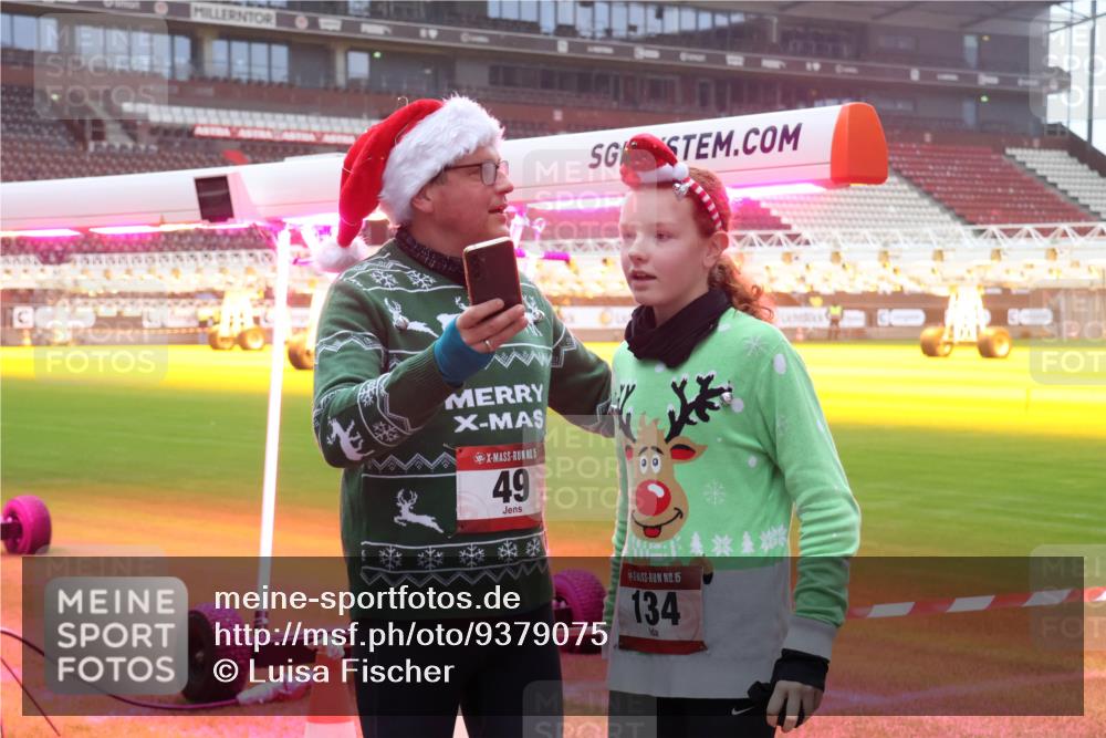 07.12.2025 - St. Pauli X-Mass-Run No. 15 Luisa Fischer http://msf.ph/oto/9379075 07.12.2025 11:11:04 Ziel 49, 15, 134, 29, 30, 31, 42, 49, 53, 122, 134, 667, 669, 745, 980, 1064, 1066, 1298, 1299, 1380, 1398, 1400, 1402, 1584, 1626, 1692, 1694, 1697, 1739, 1740, 2371, 2616, 3124, 3136, 4574 meine-sportfotos.de