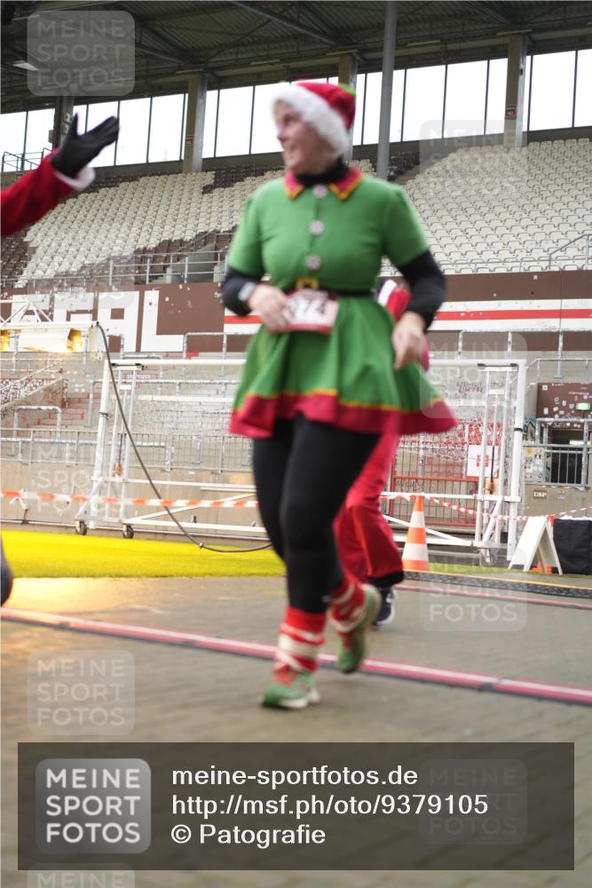 07.12.2025 - St. Pauli X-Mass-Run No. 15 Patografie http://msf.ph/oto/9379105 07.12.2025 10:12:18 Ziel 1070, 1072, 1074, 1077, 1526 meine-sportfotos.de