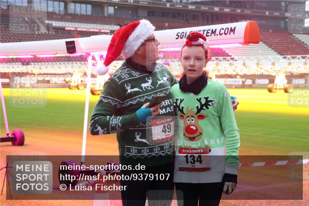 07.12.2025 - St. Pauli X-Mass-Run No. 15 Luisa Fischer http://msf.ph/oto/9379107 07.12.2025 11:11:05 Ziel 49, 15, 134, 29, 30, 31, 42, 48, 49, 53, 122, 134, 660, 667, 669, 745, 980, 1064, 1066, 1298, 1299, 1380, 1398, 1400, 1402, 1584, 1626, 1692, 1694, 1697, 1739, 1740, 2371, 2616, 3124, 3136, 4574 meine-sportfotos.de