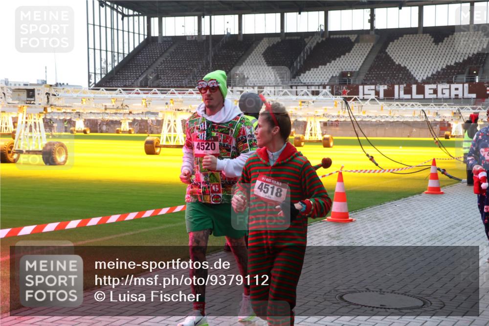07.12.2025 - St. Pauli X-Mass-Run No. 15 Luisa Fischer http://msf.ph/oto/9379112 07.12.2025 10:32:14 Ziel 4520, 15, 4518, 343, 750, 752, 1818, 2171, 2342, 2343, 2345, 2352, 2418, 2540, 2541, 3267, 3716, 3806, 3808, 3895, 3896, 3897, 3969, 4412, 4467, 4484, 4495, 4504, 4518, 4519, 4520 meine-sportfotos.de