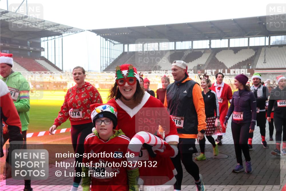 07.12.2025 - St. Pauli X-Mass-Run No. 15 Luisa Fischer http://msf.ph/oto/9379132 07.12.2025 10:06:04 Ziel 91, 1374, 15, 292, 216, 154, 3911, 668, 2, 3, 54, 114, 123, 363, 385, 512, 543, 668, 676, 945, 950, 1121, 1215, 1222, 1316, 1374, 1481, 1661, 1761, 1789, 1791, 2756, 3186, 3231, 3386, 3877, 4036, 4194, 4195, 4552, 4555, 4556, 4558, 4559, 4560 meine-sportfotos.de