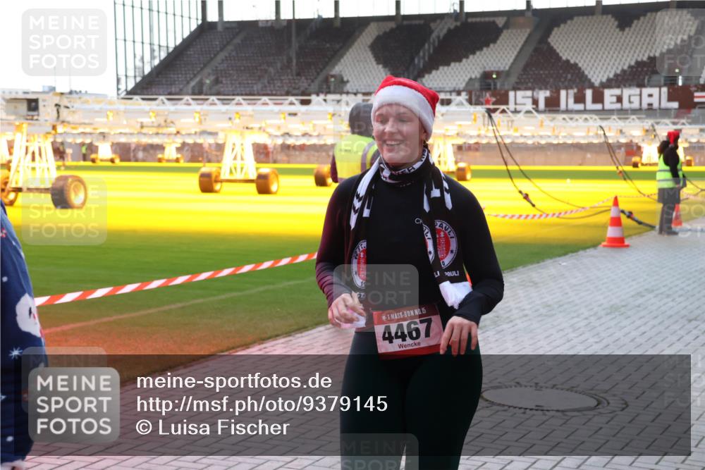 07.12.2025 - St. Pauli X-Mass-Run No. 15 Luisa Fischer http://msf.ph/oto/9379145 07.12.2025 10:32:19 Ziel 15, 4467, 750, 752, 1818, 2342, 2343, 2345, 2352, 2418, 2540, 2541, 3267, 3716, 3806, 3808, 3895, 3896, 3897, 3969, 4039, 4274, 4275, 4412, 4467, 4484, 4495, 4504, 4518, 4519, 4520 meine-sportfotos.de
