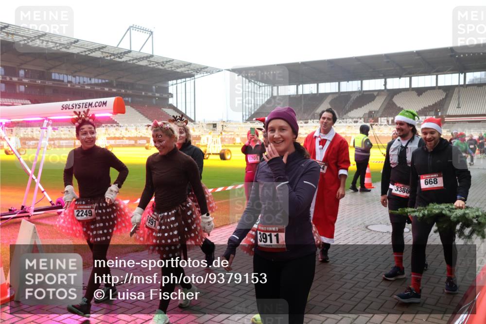 07.12.2025 - St. Pauli X-Mass-Run No. 15 Luisa Fischer http://msf.ph/oto/9379153 07.12.2025 10:06:07 Ziel 2249, 1991, 1701, 15, 3911, 3386, 668, 2, 3, 54, 114, 123, 363, 385, 424, 512, 543, 668, 676, 805, 834, 945, 950, 1121, 1215, 1222, 1316, 1374, 1481, 1661, 1761, 1789, 1791, 2756, 2757, 3186, 3231, 3386, 3812, 3814, 3857, 3859, 3877, 4036, 4194, 4195, 4235, 4236, 4237, 4552, 4555, 4556, 4558, 4559, 4560 meine-sportfotos.de