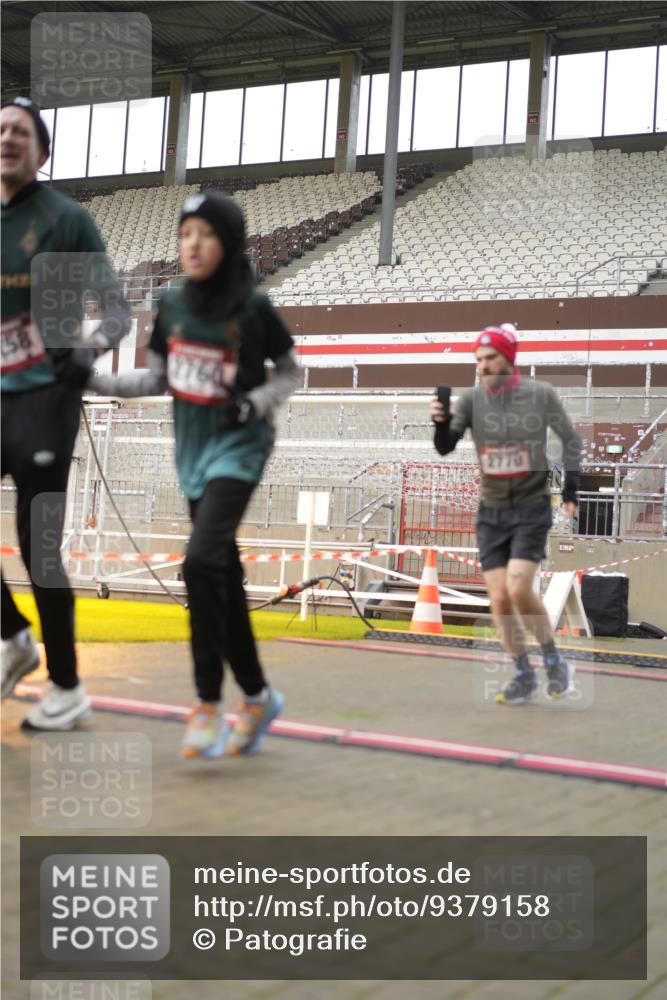 07.12.2025 - St. Pauli X-Mass-Run No. 15 Patografie http://msf.ph/oto/9379158 07.12.2025 10:12:26 Ziel 1070, 1072, 1074, 1077, 2758, 2760, 2770, 3585 meine-sportfotos.de