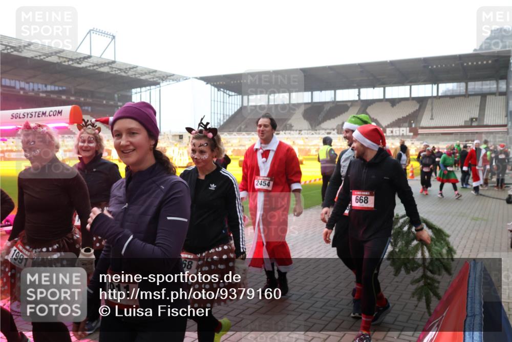 07.12.2025 - St. Pauli X-Mass-Run No. 15 Luisa Fischer http://msf.ph/oto/9379160 07.12.2025 10:06:08 Ziel 1991, 15, 911, 68, 2454, 668, 2, 3, 54, 114, 123, 363, 385, 424, 512, 543, 668, 676, 805, 834, 945, 950, 1121, 1215, 1222, 1316, 1374, 1481, 1661, 1761, 1789, 1791, 2756, 2757, 3172, 3186, 3231, 3386, 3812, 3814, 3857, 3859, 3877, 4036, 4194, 4195, 4235, 4236, 4237, 4552, 4555, 4556, 4558, 4559, 4560 meine-sportfotos.de