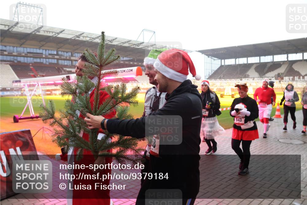 07.12.2025 - St. Pauli X-Mass-Run No. 15 Luisa Fischer http://msf.ph/oto/9379184 07.12.2025 10:06:11 Ziel 85, 543, 1222, 2, 3, 54, 123, 180, 363, 385, 424, 468, 512, 543, 668, 676, 805, 834, 945, 950, 1121, 1215, 1222, 1316, 1374, 1481, 1661, 1761, 1788, 1789, 1791, 2756, 2757, 3093, 3172, 3231, 3386, 3812, 3814, 3857, 3859, 3877, 4036, 4194, 4195, 4235, 4236, 4237, 4251, 4552, 4555, 4556, 4558, 4559, 4560 meine-sportfotos.de