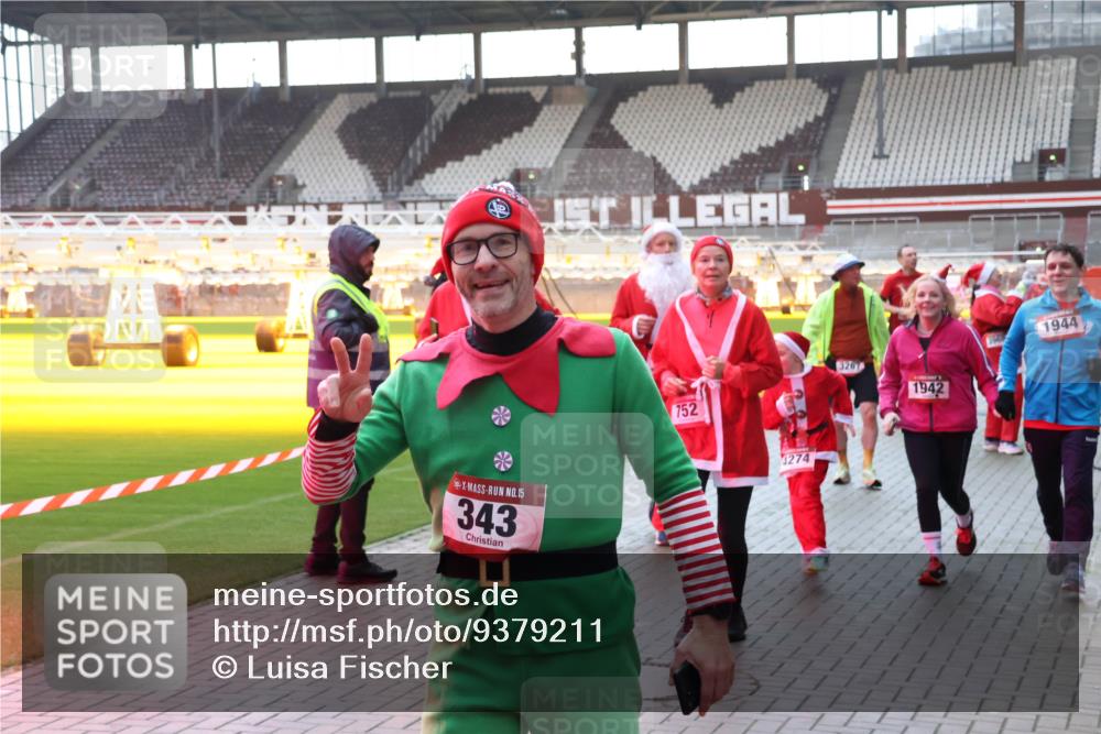 07.12.2025 - St. Pauli X-Mass-Run No. 15 Luisa Fischer http://msf.ph/oto/9379211 07.12.2025 10:32:41 Ziel 15, 343, 752, 4274, 3267, 1942, 1944, 456, 651, 750, 752, 1942, 1944, 2342, 2343, 2345, 2352, 2418, 3267, 3716, 3806, 3808, 3969, 4039, 4274, 4275, 4467, 4484, 4495, 4504 meine-sportfotos.de