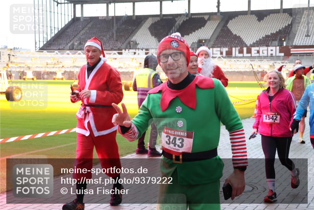 07.12.2025 - St. Pauli X-Mass-Run No. 15 Luisa Fischer http://msf.ph/oto/9379222 07.12.2025 10:32:43 Ziel 50, 15, 343, 1942, 26, 456, 651, 750, 752, 1942, 1944, 2342, 2343, 2345, 2418, 3267, 3716, 3806, 3808, 3969, 4039, 4274, 4275, 4467, 4484, 4495, 4504 meine-sportfotos.de