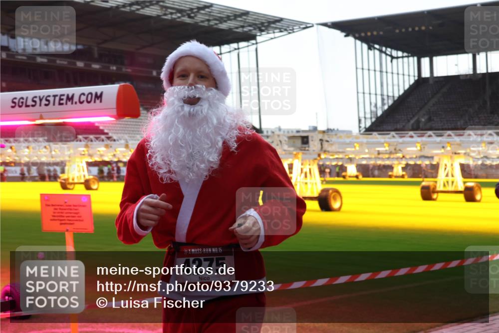 07.12.2025 - St. Pauli X-Mass-Run No. 15 Luisa Fischer http://msf.ph/oto/9379233 07.12.2025 10:32:46 Ziel 15, 4275, 456, 651, 750, 752, 1942, 1944, 2342, 2343, 2345, 3267, 3716, 3806, 3808, 4039, 4274, 4275, 4484, 4495, 4504, 4758 meine-sportfotos.de