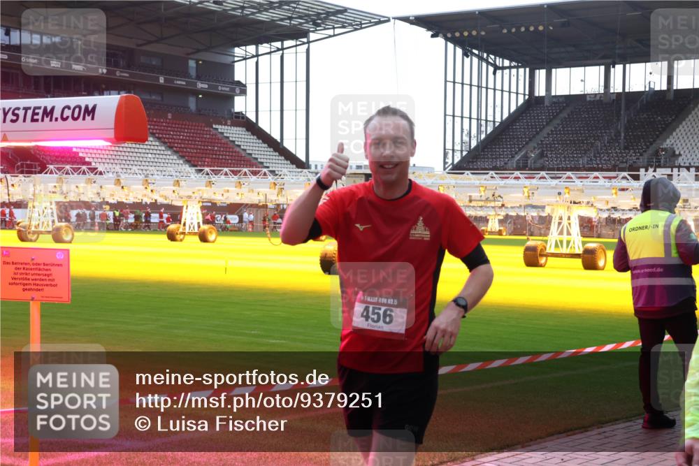 07.12.2025 - St. Pauli X-Mass-Run No. 15 Luisa Fischer http://msf.ph/oto/9379251 07.12.2025 10:32:49 Ziel 7, 15, 456, 456, 651, 750, 752, 1942, 1944, 2342, 2343, 2345, 3267, 4039, 4274, 4275, 4758 meine-sportfotos.de