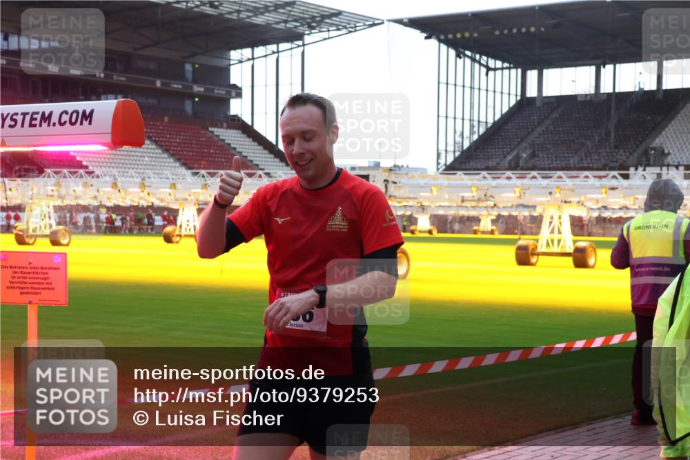 07.12.2025 - St. Pauli X-Mass-Run No. 15 Luisa Fischer http://msf.ph/oto/9379253 07.12.2025 10:32:49 Ziel 4, 2025, 456, 651, 750, 752, 1942, 1944, 2342, 2343, 2345, 3267, 4039, 4274, 4275, 4758 meine-sportfotos.de