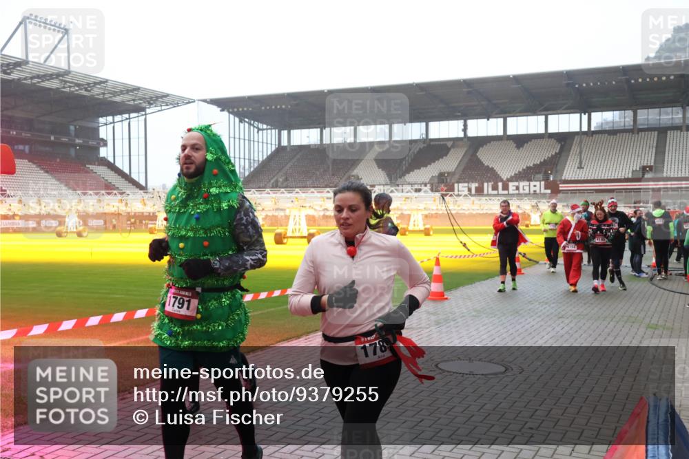 07.12.2025 - St. Pauli X-Mass-Run No. 15 Luisa Fischer http://msf.ph/oto/9379255 07.12.2025 10:06:22 Ziel 1791, 178, 194, 4195, 2, 3, 54, 123, 127, 148, 180, 363, 385, 424, 468, 512, 676, 805, 834, 893, 945, 967, 969, 1119, 1215, 1222, 1788, 1789, 1791, 1937, 2756, 2757, 2894, 2968, 3093, 3172, 3196, 3231, 3812, 3814, 3857, 3859, 3877, 4194, 4195, 4235, 4236, 4237, 4246, 4251, 4552, 4555, 4559, 4560, 4657, 4665, 4670, 4676, 4677, 4736, 4739 meine-sportfotos.de