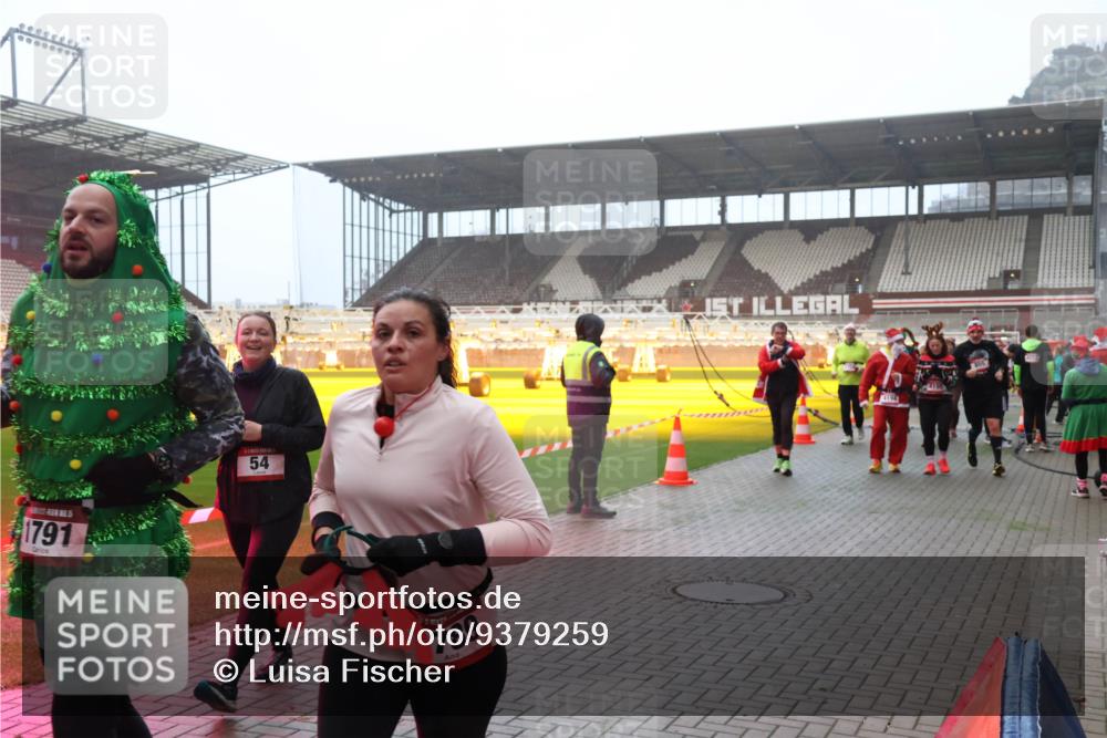 07.12.2025 - St. Pauli X-Mass-Run No. 15 Luisa Fischer http://msf.ph/oto/9379259 07.12.2025 10:06:22 Ziel 1, 1791, 54, 789, 2, 3, 54, 123, 127, 148, 180, 363, 385, 424, 468, 512, 676, 805, 834, 893, 945, 967, 969, 1119, 1215, 1222, 1788, 1789, 1791, 1937, 2756, 2757, 2894, 2968, 3093, 3172, 3196, 3231, 3812, 3814, 3857, 3859, 3877, 4194, 4195, 4235, 4236, 4237, 4246, 4251, 4552, 4555, 4559, 4560, 4657, 4665, 4670, 4676, 4677, 4736, 4739 meine-sportfotos.de