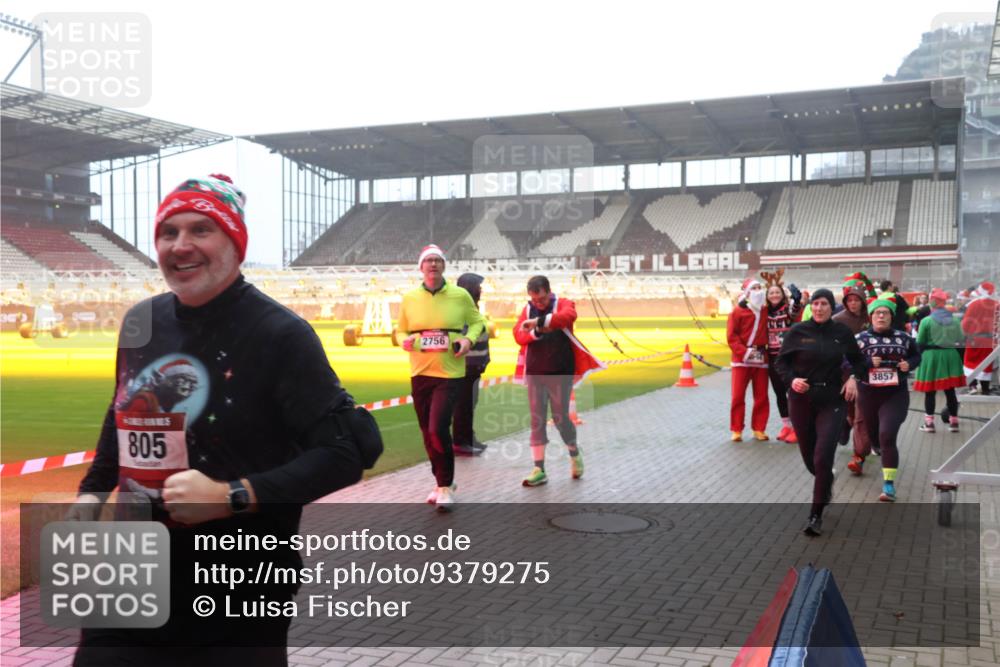 07.12.2025 - St. Pauli X-Mass-Run No. 15 Luisa Fischer http://msf.ph/oto/9379275 07.12.2025 10:06:27 Ziel 30, 805, 2756, 3857, 2, 3, 54, 123, 127, 148, 180, 187, 363, 385, 424, 468, 512, 676, 805, 834, 893, 945, 967, 969, 1119, 1215, 1222, 1788, 1789, 1791, 1832, 1937, 2756, 2757, 2894, 2968, 3093, 3172, 3196, 3231, 3812, 3814, 3857, 3859, 3877, 4194, 4195, 4235, 4236, 4237, 4246, 4251, 4552, 4555, 4559, 4560, 4657, 4665, 4670, 4672, 4676, 4677, 4736, 4739 meine-sportfotos.de