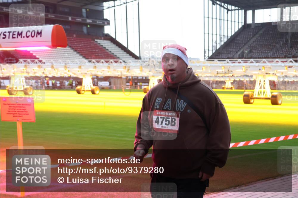 07.12.2025 - St. Pauli X-Mass-Run No. 15 Luisa Fischer http://msf.ph/oto/9379280 07.12.2025 10:33:11 Ziel 115, 4758, 456, 651, 2486, 4758 meine-sportfotos.de