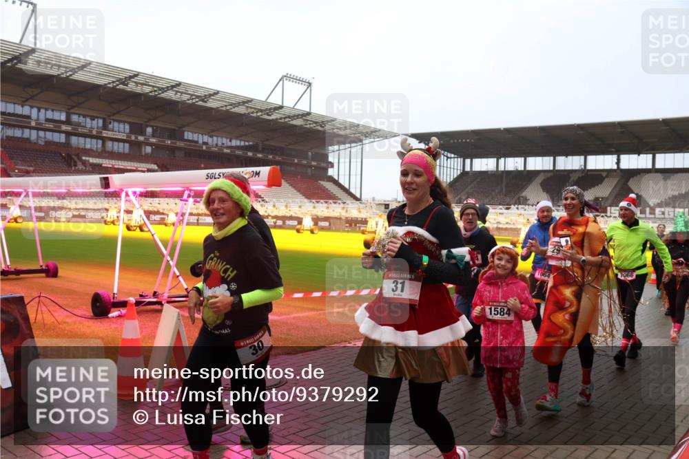 07.12.2025 - St. Pauli X-Mass-Run No. 15 Luisa Fischer http://msf.ph/oto/9379292 07.12.2025 11:11:12 Ziel 30, 15, 31, 1584, 15, 066, 29, 30, 31, 42, 48, 49, 53, 122, 134, 660, 667, 669, 745, 980, 1064, 1066, 1298, 1299, 1380, 1398, 1400, 1402, 1584, 1626, 1692, 1694, 1697, 1739, 1740, 2371, 2616, 3124, 3136, 4574 meine-sportfotos.de