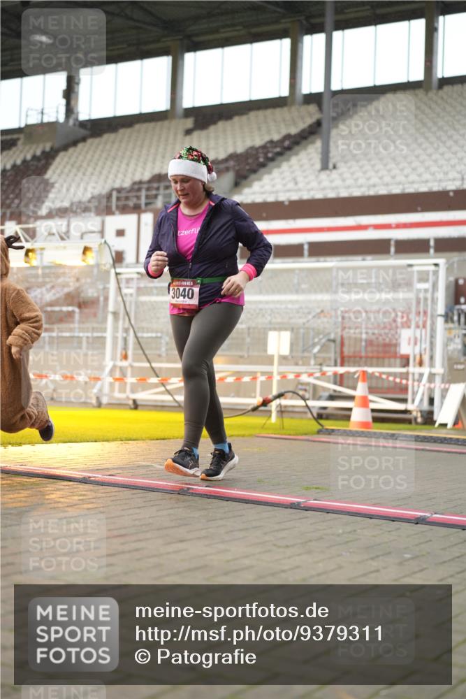 07.12.2025 - St. Pauli X-Mass-Run No. 15 Patografie http://msf.ph/oto/9379311 07.12.2025 10:12:40 Ziel 9, 18, 938, 2758, 2760, 2770, 3040, 3428, 3514, 3551, 3557, 3585, 3799, 3834, 3836 meine-sportfotos.de