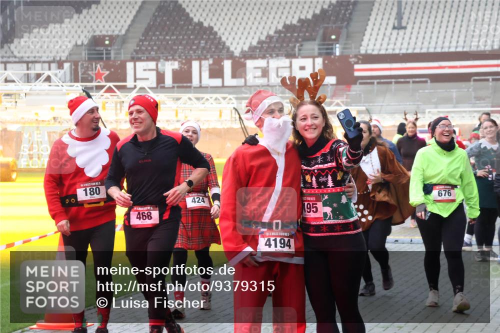 07.12.2025 - St. Pauli X-Mass-Run No. 15 Luisa Fischer http://msf.ph/oto/9379315 07.12.2025 10:06:32 Ziel 00, 180, 468, 424, 5, 4194, 15, 195, 676, 2, 3, 34, 54, 123, 127, 148, 180, 187, 363, 385, 424, 468, 512, 676, 805, 834, 893, 945, 967, 969, 1119, 1215, 1222, 1369, 1479, 1480, 1788, 1789, 1791, 1832, 1937, 1946, 2756, 2757, 2894, 2968, 3093, 3172, 3196, 3812, 3814, 3857, 3859, 3877, 4194, 4195, 4235, 4236, 4237, 4246, 4251, 4559, 4560, 4657, 4665, 4670, 4672, 4676, 4677, 4736, 4739 meine-sportfotos.de