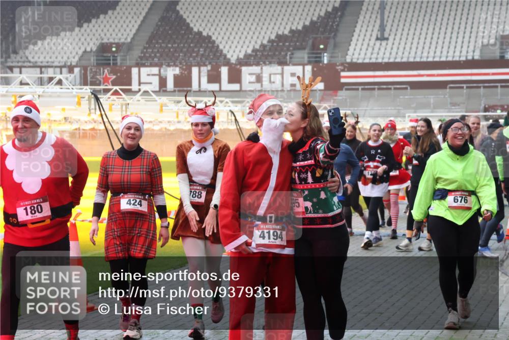 07.12.2025 - St. Pauli X-Mass-Run No. 15 Luisa Fischer http://msf.ph/oto/9379331 07.12.2025 10:06:34 Ziel 00, 15, 180, 424, 788, 4194, 95, 12, 676, 2, 3, 34, 54, 123, 127, 148, 180, 187, 363, 424, 468, 512, 676, 805, 834, 893, 967, 969, 1119, 1369, 1479, 1480, 1788, 1789, 1791, 1832, 1937, 1946, 2756, 2757, 2894, 2968, 3093, 3172, 3196, 3534, 3535, 3536, 3537, 3812, 3814, 3857, 3859, 3877, 4194, 4195, 4235, 4236, 4237, 4246, 4251, 4657, 4665, 4670, 4672, 4676, 4677, 4736, 4739 meine-sportfotos.de