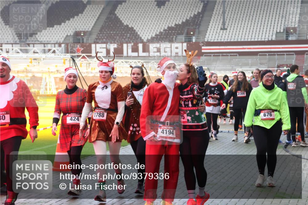 07.12.2025 - St. Pauli X-Mass-Run No. 15 Luisa Fischer http://msf.ph/oto/9379336 07.12.2025 10:06:34 Ziel 15, 30, 424, 1788, 4194, 95, 1394, 2366, 676, 4553, 2, 3, 34, 54, 123, 127, 148, 180, 187, 363, 424, 468, 512, 676, 805, 834, 893, 967, 969, 1119, 1369, 1479, 1480, 1788, 1789, 1791, 1832, 1937, 1946, 2756, 2757, 2894, 2968, 3093, 3172, 3196, 3534, 3535, 3536, 3537, 3812, 3814, 3857, 3859, 3877, 4194, 4195, 4235, 4236, 4237, 4246, 4251, 4657, 4665, 4670, 4672, 4676, 4677, 4736, 4739 meine-sportfotos.de