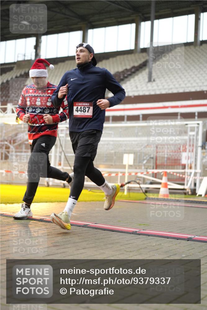 07.12.2025 - St. Pauli X-Mass-Run No. 15 Patografie http://msf.ph/oto/9379337 07.12.2025 10:12:51 Ziel 9, 18, 80, 938, 1397, 2687, 3040, 3428, 3514, 3551, 3557, 3799, 3834, 3836, 4487 meine-sportfotos.de