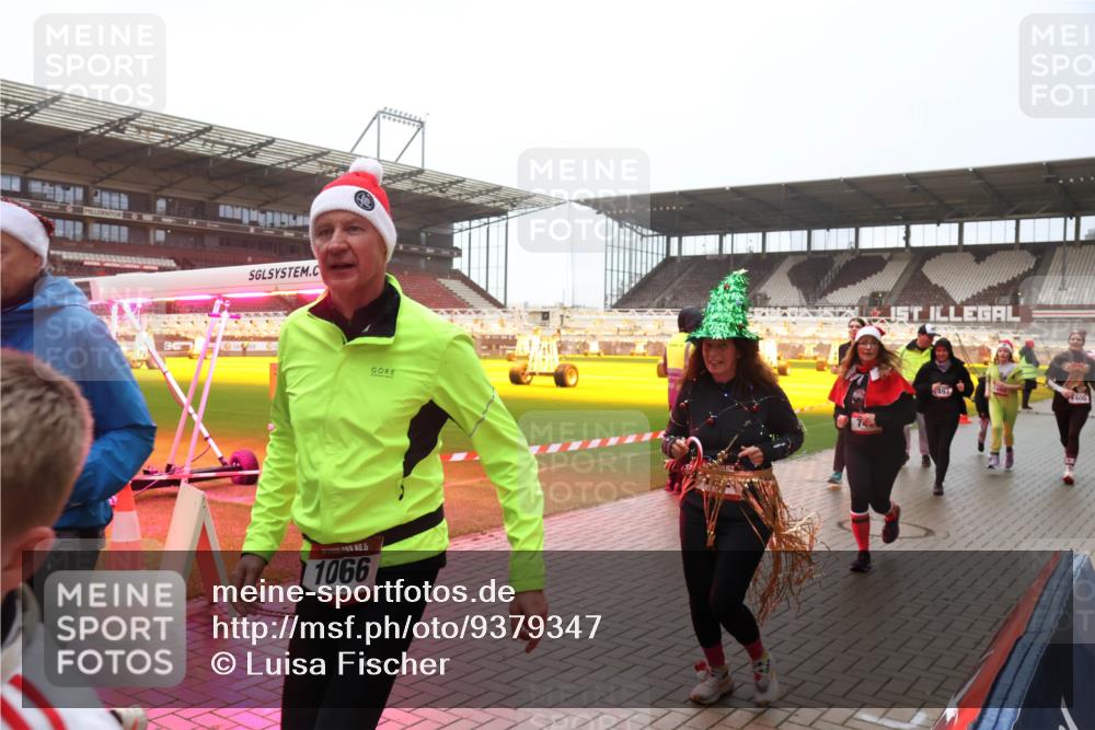07.12.2025 - St. Pauli X-Mass-Run No. 15 Luisa Fischer http://msf.ph/oto/9379347 07.12.2025 11:11:14 Ziel 5, 1066, 497, 400, 29, 30, 31, 42, 48, 49, 53, 122, 134, 660, 667, 669, 697, 698, 745, 980, 1064, 1066, 1298, 1380, 1398, 1400, 1402, 1518, 1519, 1584, 1626, 1692, 1694, 1697, 1739, 1740, 2616, 3124, 3136, 4574 meine-sportfotos.de