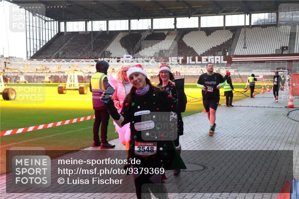 07.12.2025 - St. Pauli X-Mass-Run No. 15 Luisa Fischer http://msf.ph/oto/9379369 07.12.2025 10:33:51 Ziel 15, 3548, 1, 543, 83, 498, 828, 1268, 1329, 2054, 2065, 2486, 3543, 3548, 3791, 3901, 3902 meine-sportfotos.de