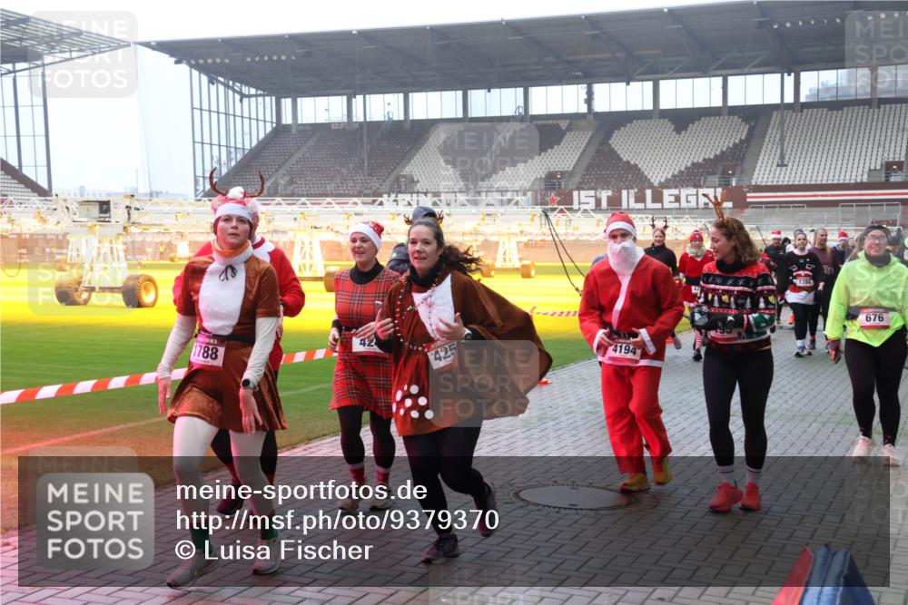07.12.2025 - St. Pauli X-Mass-Run No. 15 Luisa Fischer http://msf.ph/oto/9379370 07.12.2025 10:06:36 Ziel 1788, 42, 425, 4194, 1394, 676, 2, 3, 34, 54, 127, 148, 180, 187, 424, 468, 512, 676, 805, 834, 893, 967, 969, 1119, 1369, 1479, 1480, 1788, 1789, 1791, 1832, 1937, 1946, 2756, 2757, 2894, 2968, 3093, 3172, 3196, 3213, 3232, 3534, 3535, 3536, 3537, 3812, 3814, 3857, 3859, 3877, 4194, 4195, 4235, 4236, 4237, 4246, 4251, 4657, 4665, 4670, 4672, 4676, 4677, 4736, 4739 meine-sportfotos.de