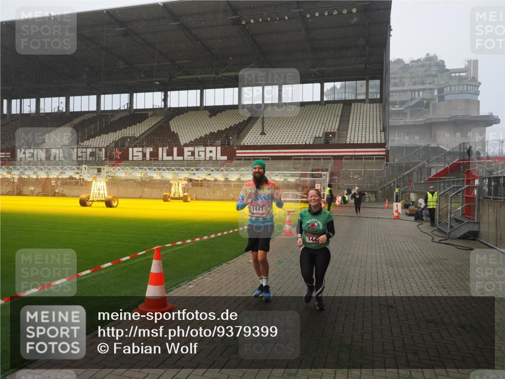 07.12.2025 - St. Pauli X-Mass-Run No. 15 Fabian Wolf http://msf.ph/oto/9379399 07.12.2025 10:07:42 Ziel 1447, 1449, 1543, 1905, 3003 meine-sportfotos.de