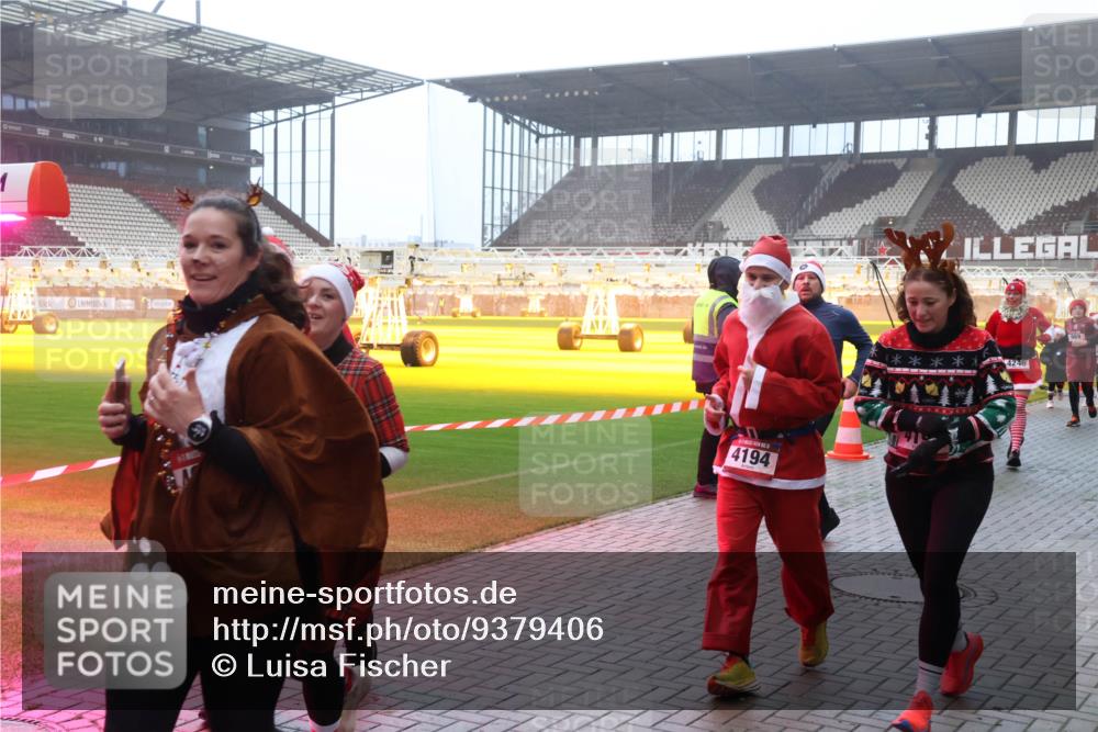 07.12.2025 - St. Pauli X-Mass-Run No. 15 Luisa Fischer http://msf.ph/oto/9379406 07.12.2025 10:06:38 Ziel 1, 4194, 4246, 2, 3, 34, 54, 127, 148, 180, 187, 424, 468, 562, 676, 805, 834, 893, 967, 969, 1119, 1369, 1479, 1480, 1788, 1789, 1791, 1832, 1937, 1946, 2756, 2757, 2894, 2968, 3093, 3172, 3196, 3213, 3232, 3534, 3535, 3536, 3537, 3812, 3814, 3857, 3859, 3877, 4194, 4195, 4235, 4236, 4237, 4246, 4251, 4459, 4657, 4665, 4670, 4672, 4676, 4677, 4736, 4739 meine-sportfotos.de