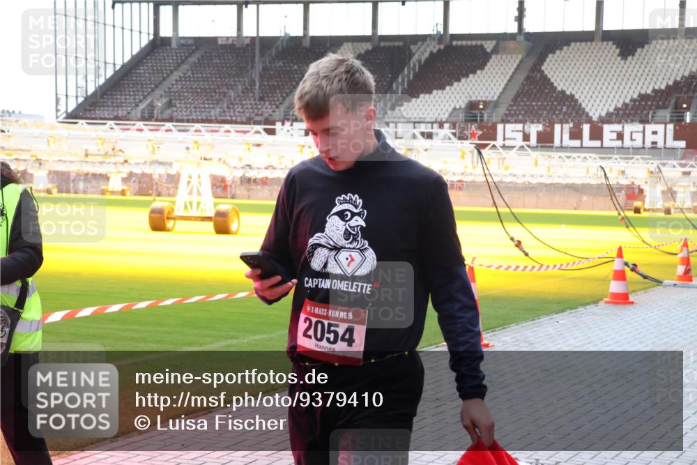 07.12.2025 - St. Pauli X-Mass-Run No. 15 Luisa Fischer http://msf.ph/oto/9379410 07.12.2025 10:34:08 Ziel 15, 2054, 498, 828, 1329, 2054, 2065, 2558, 3791 meine-sportfotos.de
