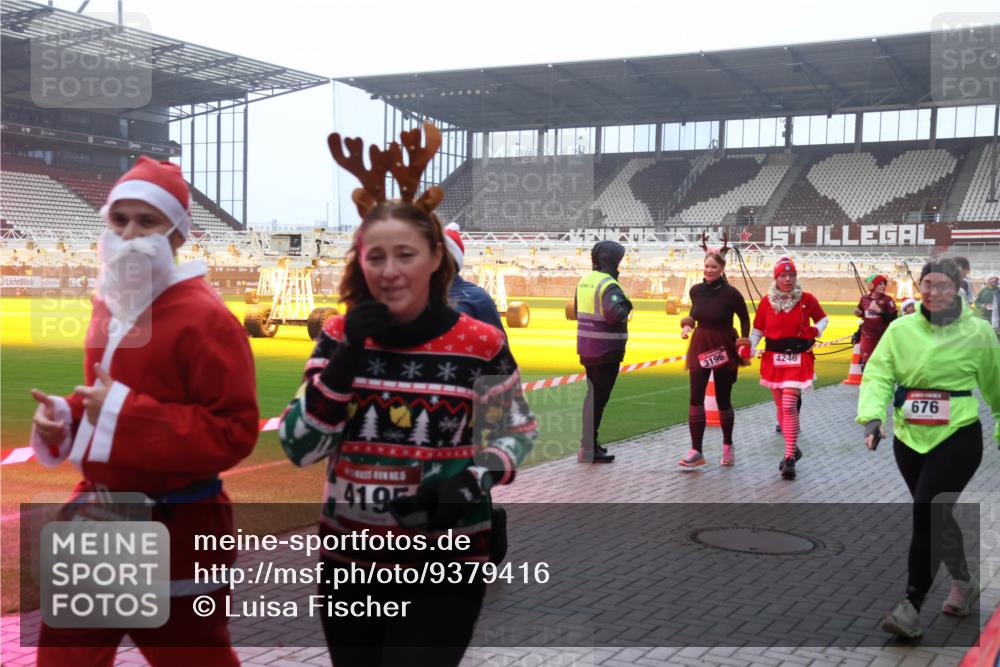 07.12.2025 - St. Pauli X-Mass-Run No. 15 Luisa Fischer http://msf.ph/oto/9379416 07.12.2025 10:06:39 Ziel 3196, 4246, 4194, 419, 600, 676, 2, 3, 34, 54, 127, 148, 180, 187, 424, 468, 562, 676, 805, 834, 893, 967, 969, 1119, 1369, 1479, 1480, 1788, 1789, 1791, 1832, 1937, 1946, 2756, 2757, 2894, 2968, 3093, 3172, 3196, 3213, 3232, 3534, 3535, 3536, 3537, 3812, 3814, 3857, 3859, 3877, 4194, 4195, 4235, 4236, 4237, 4246, 4251, 4459, 4657, 4665, 4670, 4672, 4676, 4677, 4736, 4739 meine-sportfotos.de