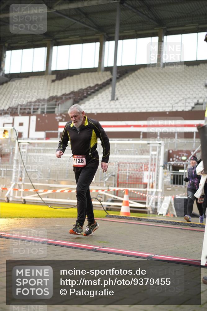 07.12.2025 - St. Pauli X-Mass-Run No. 15 Patografie http://msf.ph/oto/9379455 07.12.2025 10:13:05 Ziel 80, 1044, 1126, 1397, 1733, 2711, 2712, 3588, 3589, 4081, 4082, 4083, 4487, 4664 meine-sportfotos.de