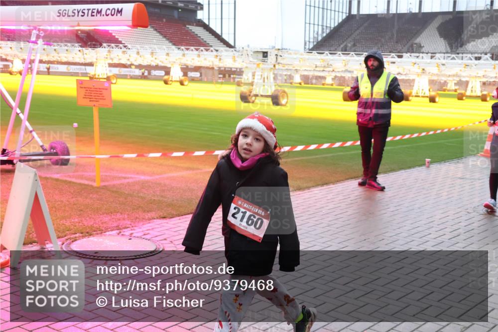 07.12.2025 - St. Pauli X-Mass-Run No. 15 Luisa Fischer http://msf.ph/oto/9379468 07.12.2025 11:11:22 Ziel 15, 2160, 29, 30, 31, 48, 49, 122, 134, 660, 667, 669, 697, 698, 745, 777, 787, 788, 817, 832, 841, 909, 1064, 1066, 1380, 1400, 1402, 1518, 1519, 1557, 1565, 1568, 1584, 1619, 1626, 1692, 1707, 2258, 2616, 2742, 3124, 3136, 4574, 4801, 4813 meine-sportfotos.de