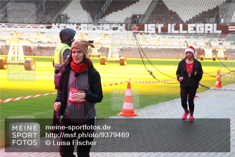 07.12.2025 - St. Pauli X-Mass-Run No. 15 Luisa Fischer http://msf.ph/oto/9379469 07.12.2025 10:35:00 Ziel 06, 3, 15, 137, 493, 578, 2212, 2639, 3389, 3390, 4276, 4277, 4309, 4310, 4316, 4317, 4336, 4337 meine-sportfotos.de