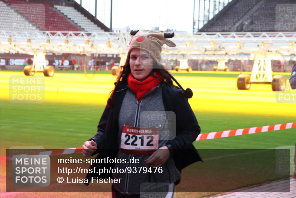 07.12.2025 - St. Pauli X-Mass-Run No. 15 Luisa Fischer http://msf.ph/oto/9379476 07.12.2025 10:35:02 Ziel 15, 2212, 137, 493, 578, 2212, 2639, 3389, 3390, 4276, 4277, 4309, 4310, 4316, 4317, 4336, 4337 meine-sportfotos.de