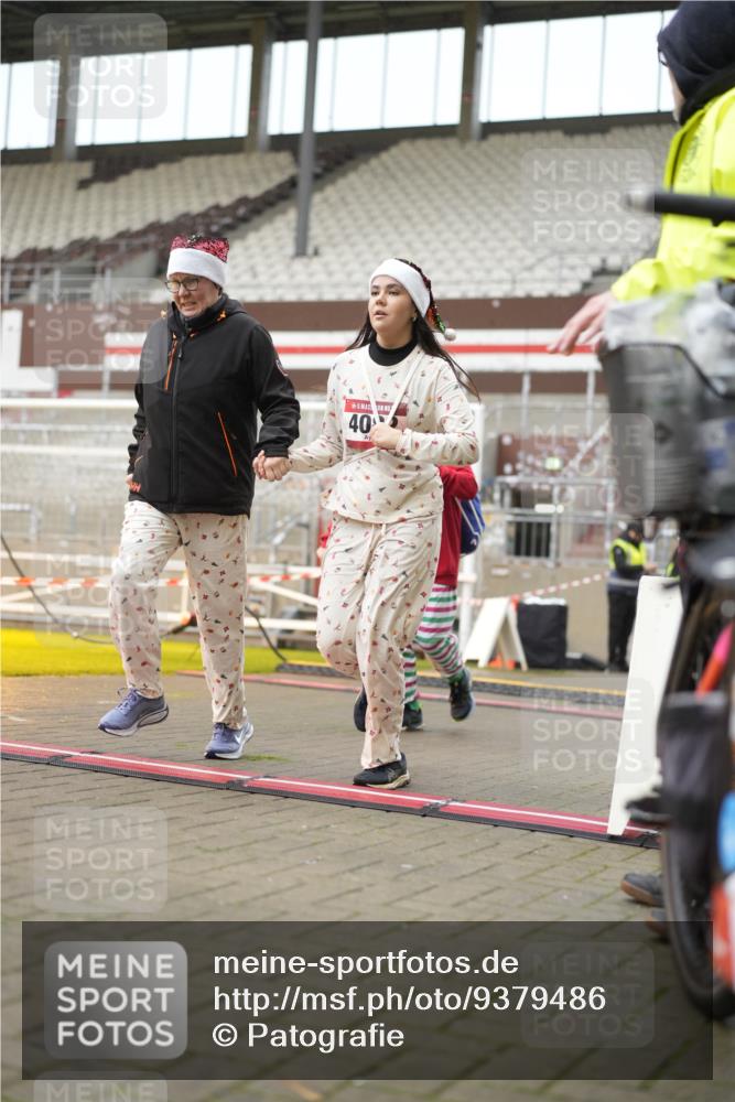 07.12.2025 - St. Pauli X-Mass-Run No. 15 Patografie http://msf.ph/oto/9379486 07.12.2025 10:13:09 Ziel 1044, 1126, 1397, 1733, 2711, 2712, 3588, 3589, 4081, 4082, 4083, 4664 meine-sportfotos.de
