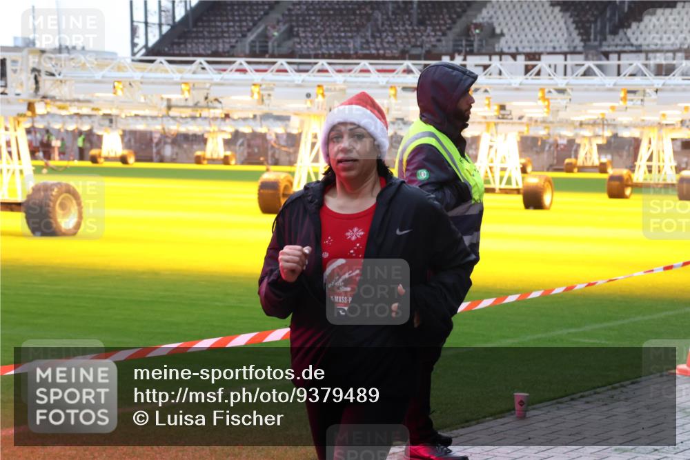 07.12.2025 - St. Pauli X-Mass-Run No. 15 Luisa Fischer http://msf.ph/oto/9379489 07.12.2025 10:35:04 Ziel 137, 493, 578, 2212, 2639, 3389, 3390, 4276, 4277, 4309, 4310, 4316, 4317, 4336, 4337 meine-sportfotos.de