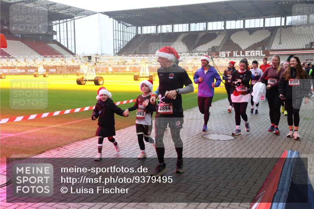 07.12.2025 - St. Pauli X-Mass-Run No. 15 Luisa Fischer http://msf.ph/oto/9379495 07.12.2025 10:06:46 Ziel 3093, 2894, 4730, 399, 2366, 1394, 34, 127, 148, 150, 180, 187, 424, 468, 562, 676, 805, 834, 893, 967, 969, 1119, 1369, 1479, 1480, 1788, 1832, 1937, 1946, 2756, 2757, 2894, 2968, 3093, 3172, 3196, 3213, 3232, 3534, 3535, 3536, 3537, 3812, 3814, 3857, 3859, 3877, 3970, 3971, 4235, 4236, 4237, 4246, 4251, 4459, 4657, 4665, 4670, 4672, 4676, 4677, 4736, 4739 meine-sportfotos.de