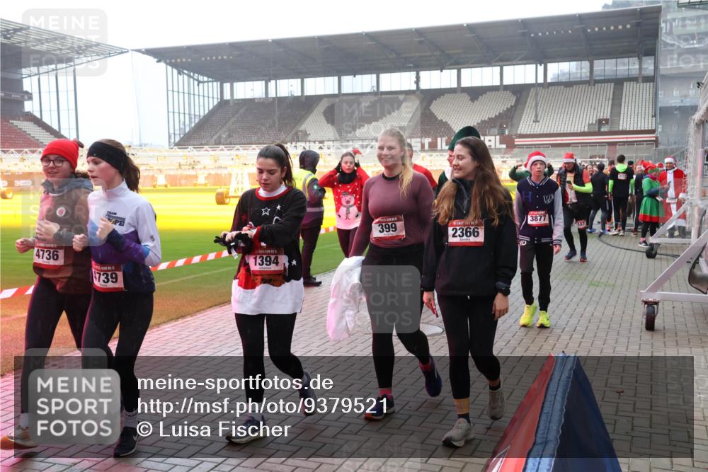 07.12.2025 - St. Pauli X-Mass-Run No. 15 Luisa Fischer http://msf.ph/oto/9379521 07.12.2025 10:06:49 Ziel 4736, 1394, 739, 399, 2366, 3877, 34, 127, 148, 150, 180, 187, 424, 468, 562, 676, 805, 834, 893, 967, 969, 1119, 1369, 1479, 1480, 1788, 1832, 1937, 1946, 2756, 2757, 2894, 2968, 3093, 3172, 3196, 3213, 3232, 3330, 3333, 3534, 3535, 3536, 3537, 3812, 3814, 3857, 3859, 3970, 3971, 4235, 4236, 4237, 4246, 4251, 4459, 4657, 4665, 4670, 4672, 4676, 4677, 4736, 4739 meine-sportfotos.de