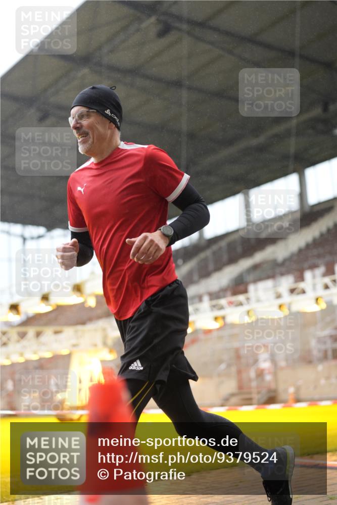 07.12.2025 - St. Pauli X-Mass-Run No. 15 Patografie http://msf.ph/oto/9379524 07.12.2025 10:13:50 Ziel 1699, 2951, 4371 meine-sportfotos.de
