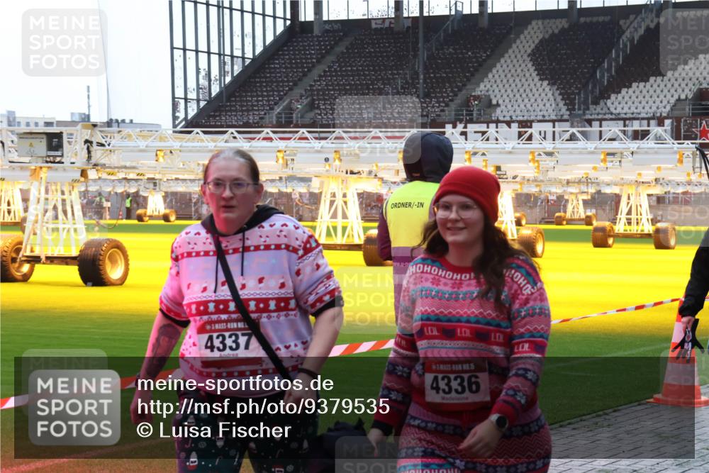 07.12.2025 - St. Pauli X-Mass-Run No. 15 Luisa Fischer http://msf.ph/oto/9379535 07.12.2025 10:35:23 Ziel 4337, 15, 4336, 137, 493, 561, 578, 2353, 2406, 2422, 2857, 2863, 3389, 3390, 4147, 4149, 4276, 4277, 4309, 4310, 4316, 4317, 4336, 4337, 4443, 4772, 4776, 4778, 4779 meine-sportfotos.de