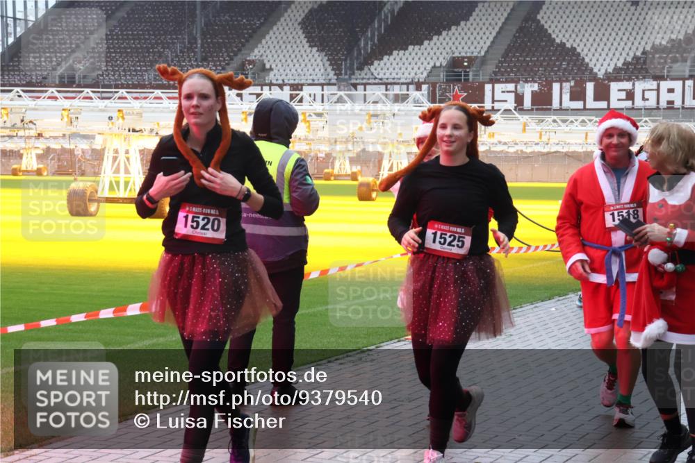 07.12.2025 - St. Pauli X-Mass-Run No. 15 Luisa Fischer http://msf.ph/oto/9379540 07.12.2025 11:11:49 Ziel 1520, 5, 1525, 1518, 48, 171, 182, 190, 411, 660, 667, 669, 697, 698, 777, 787, 788, 812, 815, 817, 832, 841, 909, 1145, 1146, 1147, 1309, 1321, 1518, 1519, 1557, 1565, 1568, 1589, 1619, 1707, 1711, 1714, 1767, 1770, 2258, 2742, 4801, 4805, 4806, 4810, 4813, 5005, 5006 meine-sportfotos.de