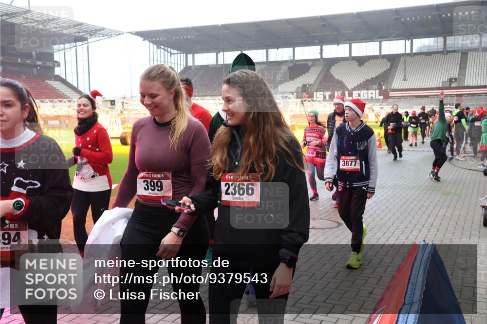 07.12.2025 - St. Pauli X-Mass-Run No. 15 Luisa Fischer http://msf.ph/oto/9379543 07.12.2025 10:06:51 Ziel 15, 94, 15, 399, 2366, 1946, 3877, 34, 127, 148, 150, 180, 187, 424, 468, 562, 676, 805, 834, 893, 967, 969, 1119, 1369, 1479, 1480, 1788, 1832, 1937, 1946, 2756, 2757, 2894, 2968, 3093, 3172, 3196, 3213, 3232, 3330, 3333, 3534, 3535, 3536, 3537, 3812, 3814, 3857, 3859, 3970, 3971, 4235, 4236, 4237, 4246, 4251, 4459, 4657, 4665, 4670, 4672, 4676, 4677, 4736, 4739 meine-sportfotos.de
