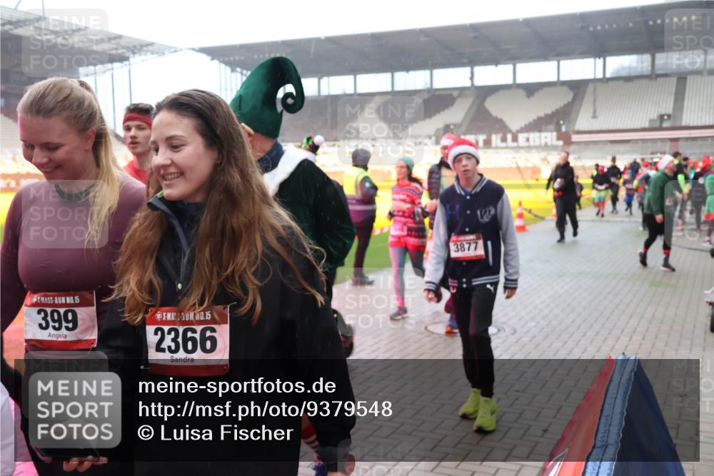 07.12.2025 - St. Pauli X-Mass-Run No. 15 Luisa Fischer http://msf.ph/oto/9379548 07.12.2025 10:06:52 Ziel 15, 399, 15, 2366, 3877, 34, 127, 148, 150, 180, 187, 424, 468, 562, 805, 834, 893, 967, 969, 1119, 1369, 1479, 1480, 1788, 1832, 1937, 1946, 2129, 2756, 2757, 2894, 2968, 3093, 3172, 3196, 3213, 3232, 3330, 3333, 3534, 3535, 3536, 3537, 3812, 3814, 3857, 3859, 3970, 3971, 4235, 4236, 4237, 4246, 4251, 4459, 4657, 4665, 4670, 4672, 4676, 4677, 4736, 4739 meine-sportfotos.de