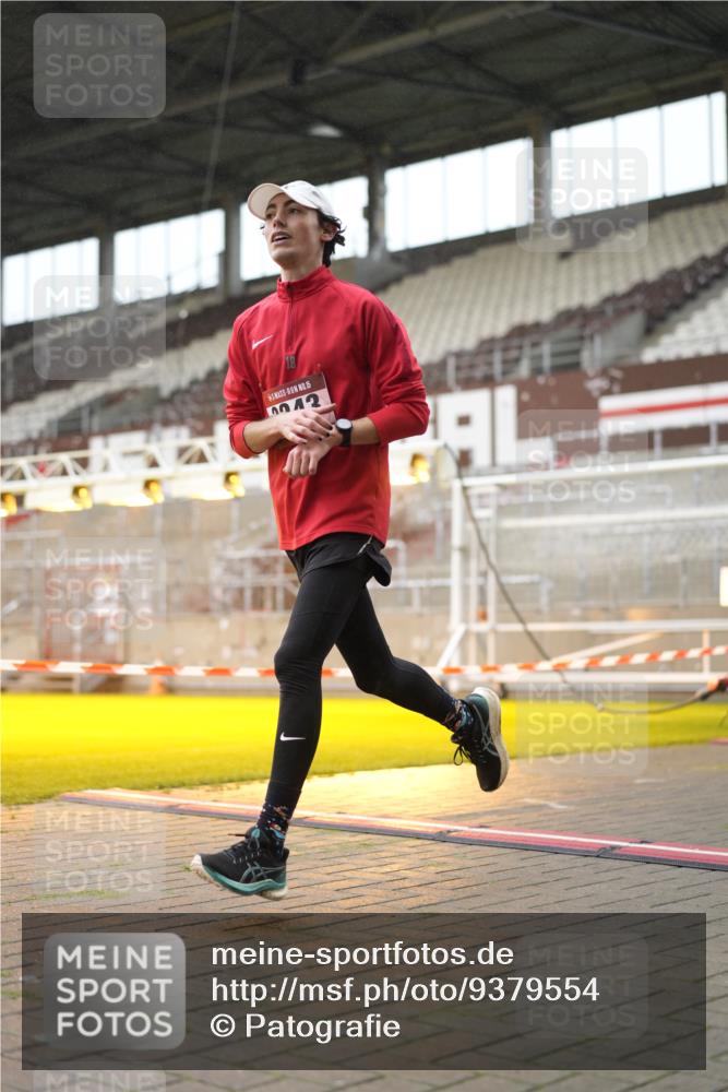 07.12.2025 - St. Pauli X-Mass-Run No. 15 Patografie http://msf.ph/oto/9379554 07.12.2025 10:14:06 Ziel 174, 3243, 4502, 4526 meine-sportfotos.de