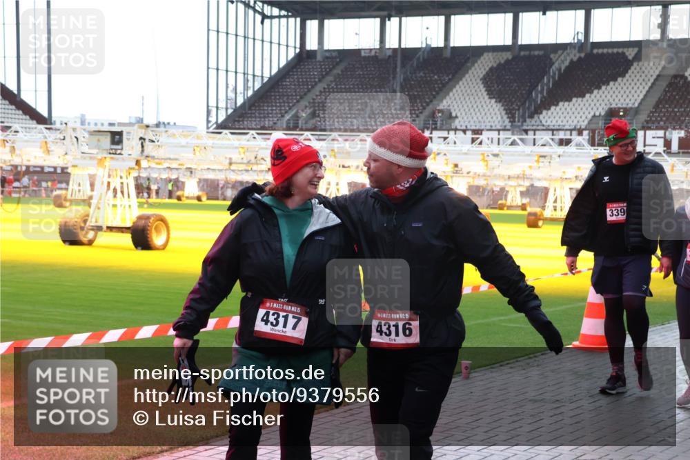 07.12.2025 - St. Pauli X-Mass-Run No. 15 Luisa Fischer http://msf.ph/oto/9379556 07.12.2025 10:35:26 Ziel 15, 4317, 15, 4316, 339, 137, 493, 561, 578, 2353, 2406, 2422, 2857, 2863, 3224, 3389, 3390, 3721, 4147, 4149, 4276, 4277, 4309, 4310, 4316, 4317, 4336, 4337, 4443, 4772, 4776, 4778, 4779 meine-sportfotos.de