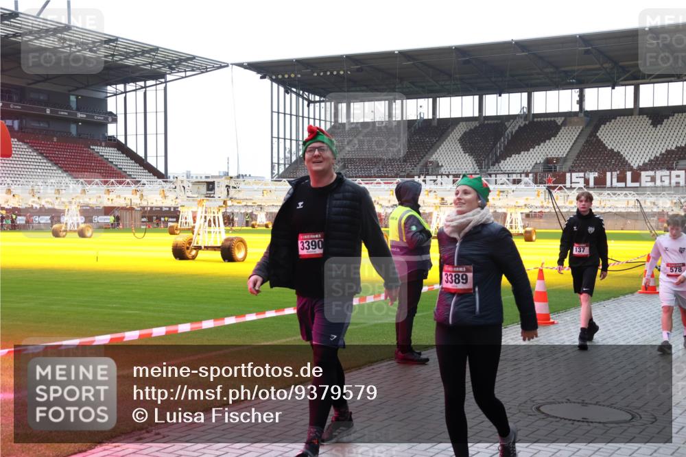 07.12.2025 - St. Pauli X-Mass-Run No. 15 Luisa Fischer http://msf.ph/oto/9379579 07.12.2025 10:35:30 Ziel 3390, 3389, 137, 578, 137, 493, 561, 578, 998, 1100, 1365, 2353, 2406, 2422, 2857, 2863, 3224, 3721, 4147, 4149, 4276, 4277, 4309, 4310, 4316, 4317, 4336, 4337, 4443, 4595, 4772, 4776, 4778, 4779 meine-sportfotos.de