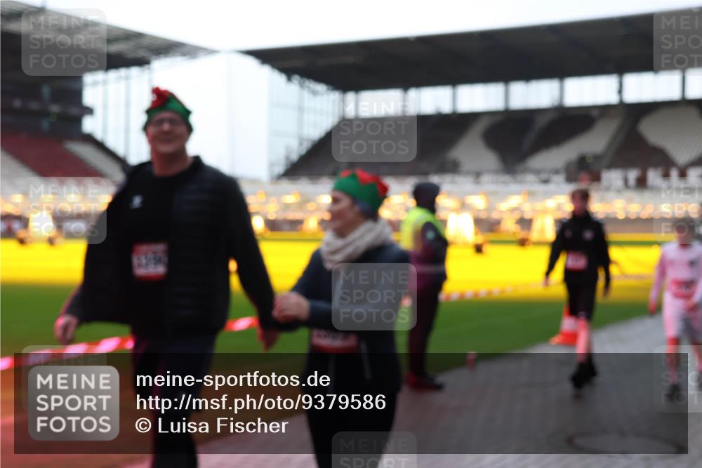 07.12.2025 - St. Pauli X-Mass-Run No. 15 Luisa Fischer http://msf.ph/oto/9379586 07.12.2025 10:35:31 Ziel 137, 493, 561, 578, 998, 1100, 1365, 2353, 2406, 2422, 2857, 2863, 3224, 3721, 4147, 4149, 4276, 4277, 4309, 4310, 4316, 4317, 4336, 4443, 4595, 4772, 4776, 4778, 4779 meine-sportfotos.de