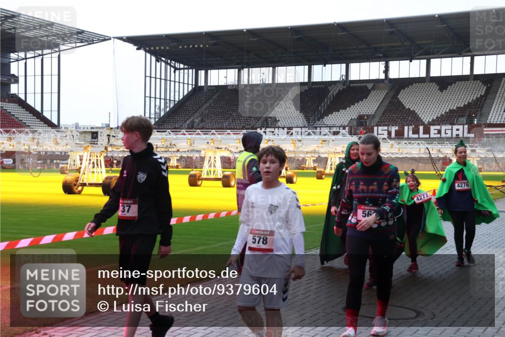 07.12.2025 - St. Pauli X-Mass-Run No. 15 Luisa Fischer http://msf.ph/oto/9379604 07.12.2025 10:35:34 Ziel 37, 578, 56, 4277, 4276, 493, 561, 998, 1100, 1365, 2353, 2406, 2422, 2857, 2863, 3224, 3721, 4147, 4149, 4276, 4277, 4309, 4310, 4443, 4595, 4772, 4776, 4778, 4779 meine-sportfotos.de